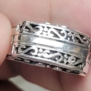 Elegant Sterling Silver Filigree Ring